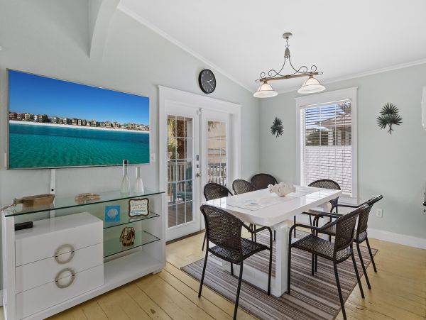 Steps to Beach Miramar Vacation Home