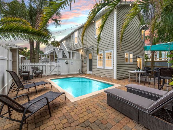 Steps to Beach Miramar Vacation Home