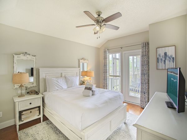 Miramar Vacation Home Walk to Beach Sleeps 8 Guests