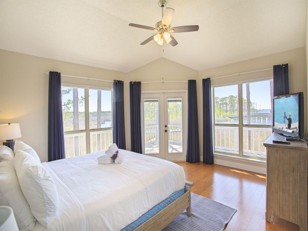 Miramar Vacation Home Walk to Beach Sleeps 8 Guests