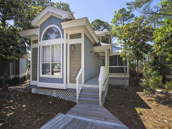 Miramar Vacation Home Walk to Beach Sleeps 8 Guests