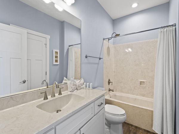 Miramar Vacation Home Sleeps 27 Guests