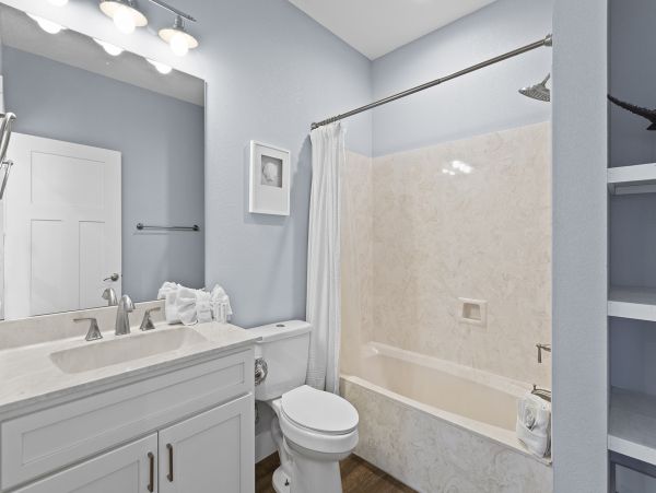Miramar Vacation Home Sleeps 27 Guests