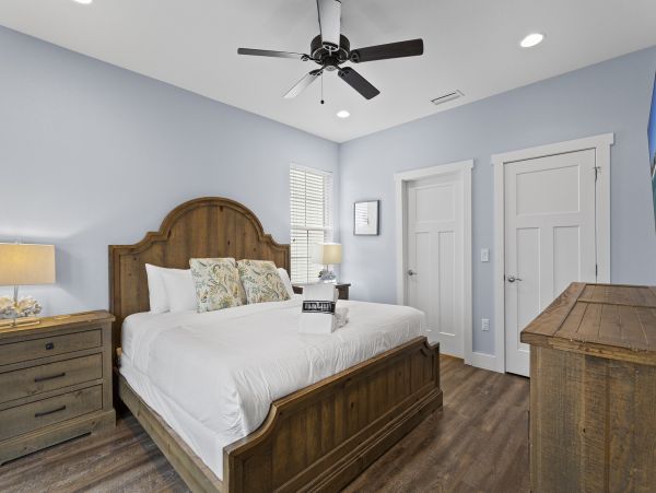 Miramar Vacation Home Sleeps 27 Guests