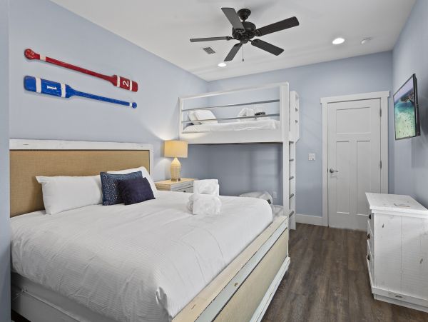 Miramar Vacation Home Sleeps 27 Guests