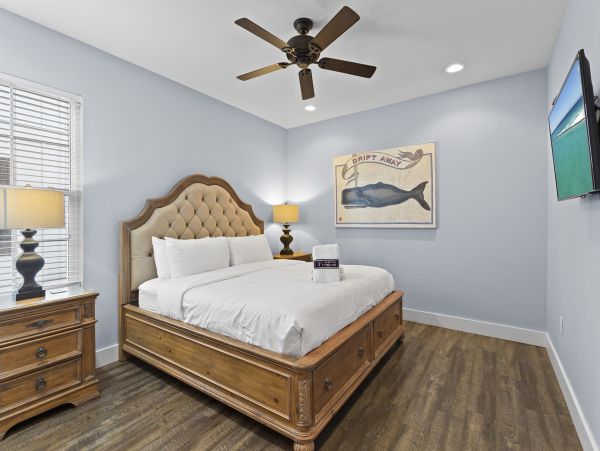 Miramar Vacation Home Sleeps 27 Guests