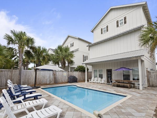 Miramar Vacation Home Sleeps 27 Guests