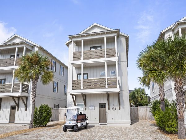 Miramar Vacation Home Sleeps 27 Guests