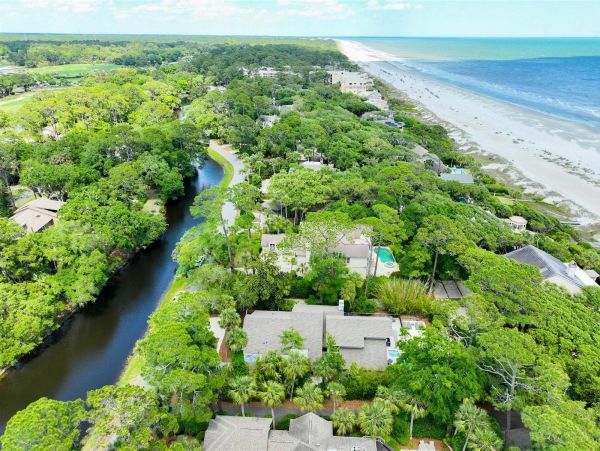 Daufuskie Island Vacation Home Six Bedroom Steps to Beach