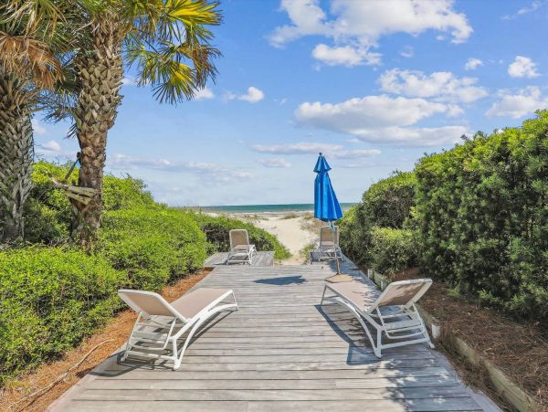 Daufuskie Island Vacation Home Six Bedroom Steps to Beach