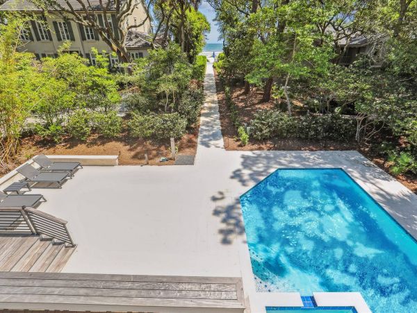 Daufuskie Island Vacation Home Six Bedroom Steps to Beach