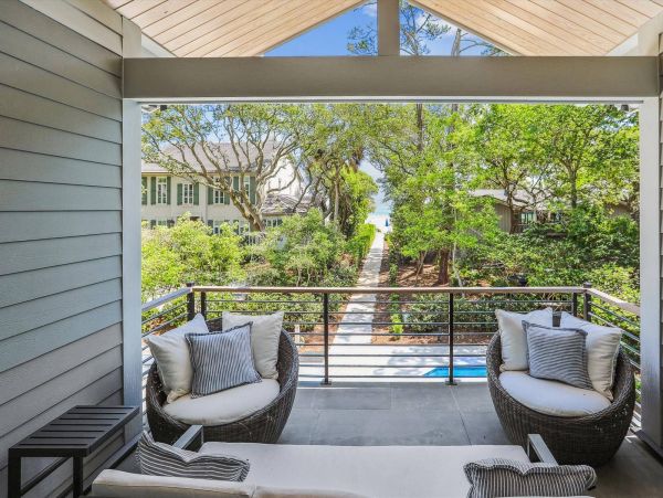 Daufuskie Island Vacation Home Six Bedroom Steps to Beach