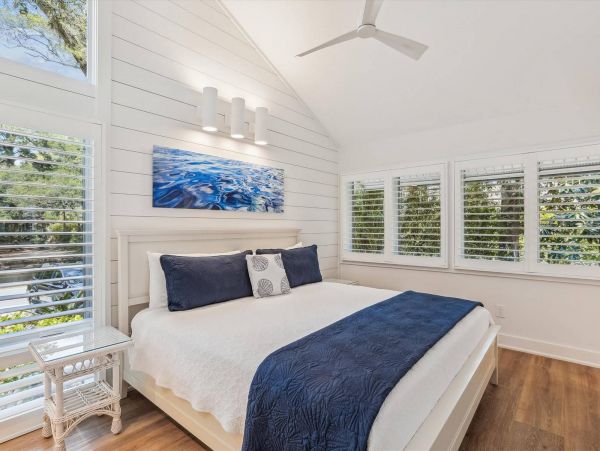 Daufuskie Island Vacation Home Six Bedroom Steps to Beach