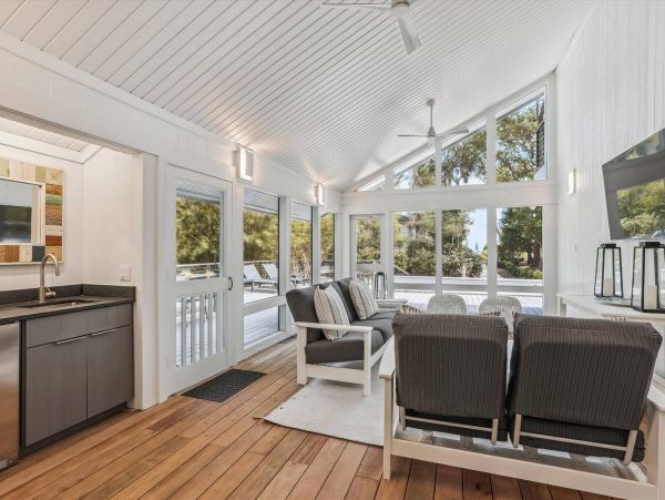Daufuskie Island Vacation Home Six Bedroom Steps to Beach