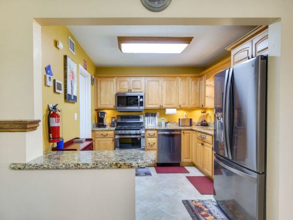 Cozy Two Bedroom Vacation Home in Hollywood
