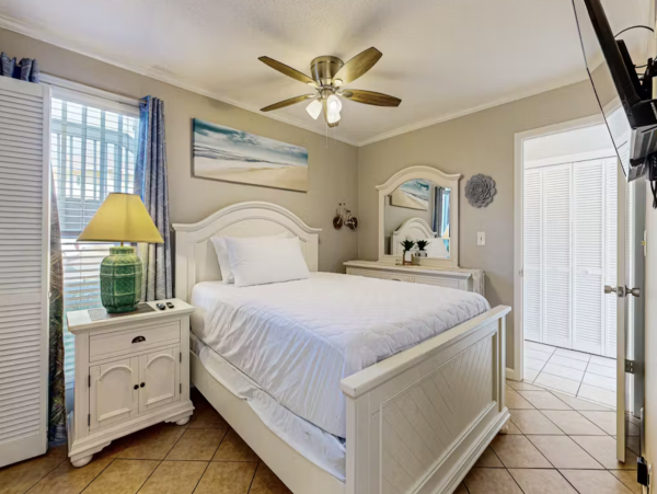 Inviting Destin Condo with Dock Pool Hot Tub & Private Beach