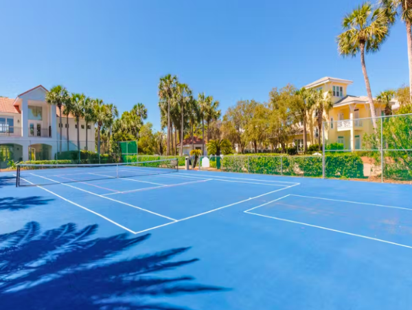 Four bedroom Home near the beach with pool access