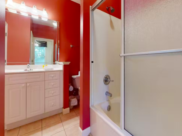 Four bedroom Home near the beach with pool access