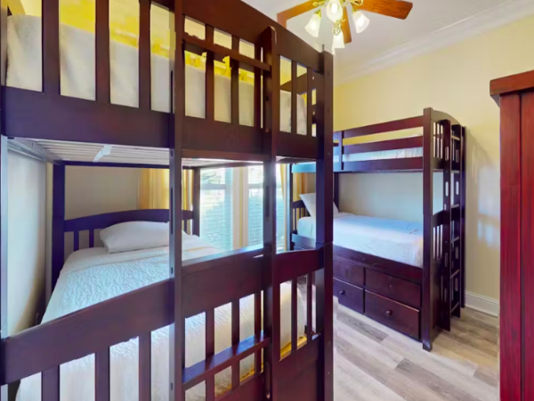 Four bedroom Home near the beach with pool access