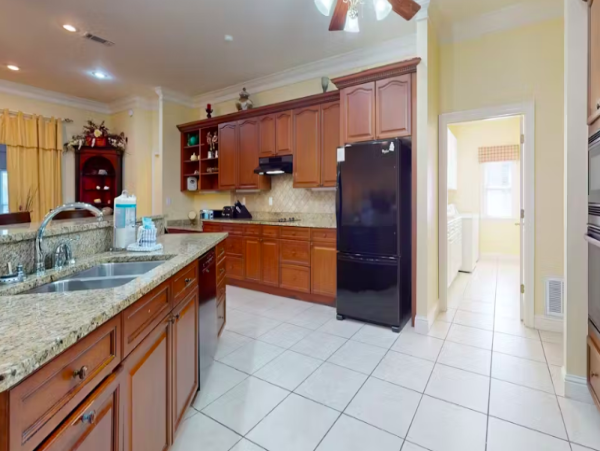 Four bedroom Home near the beach with pool access