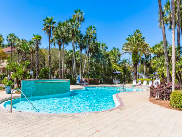 Four bedroom Home near the beach with pool access