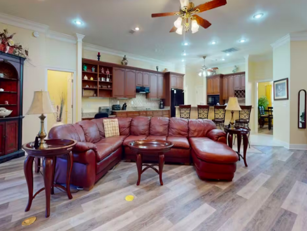 Four bedroom Home near the beach with pool access