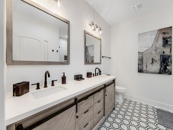 Posh Seven Bedroom Vacation Rental Home in Destin