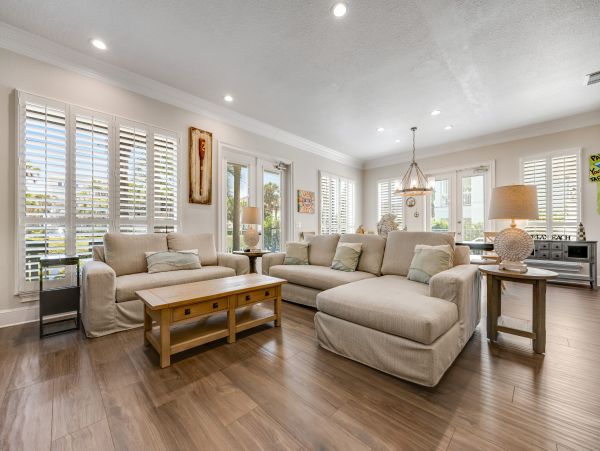 Destin Wonderful Home with 5 Bedrooms and Pool