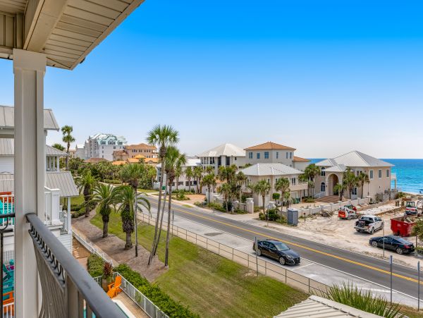 Destin Wonderful Home with 5 Bedrooms and Pool