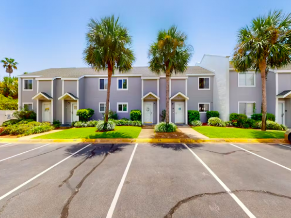 3 Bedroom Condo in Destin with water views