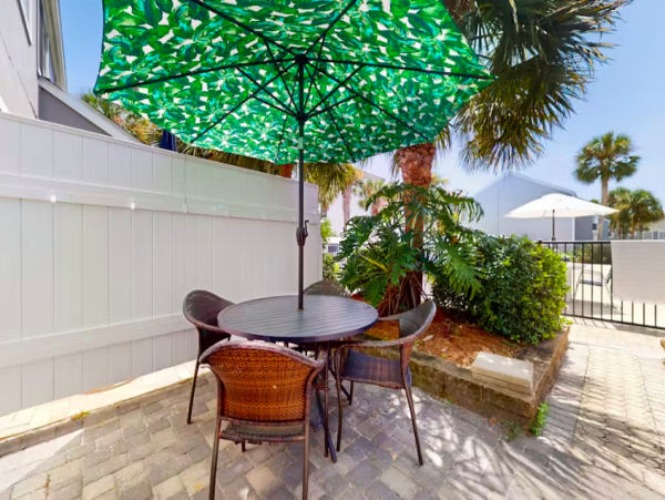 3 Bedroom Condo in Destin with water views