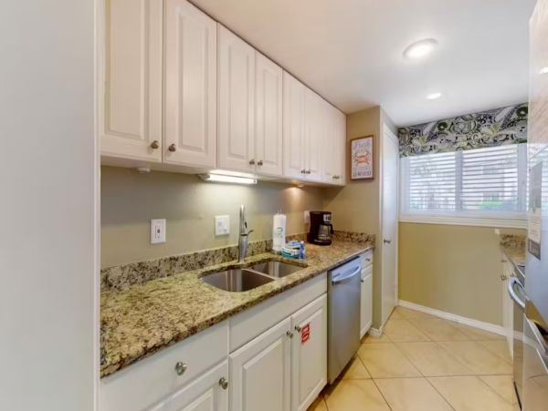3 Bedroom Condo in Destin with water views