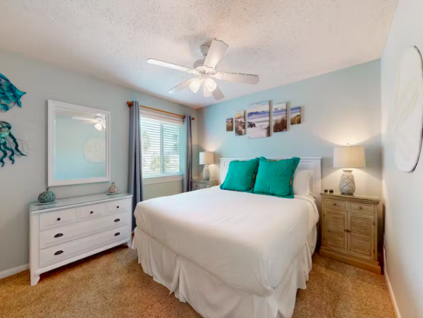 3 Bedroom Condo in Destin with water views