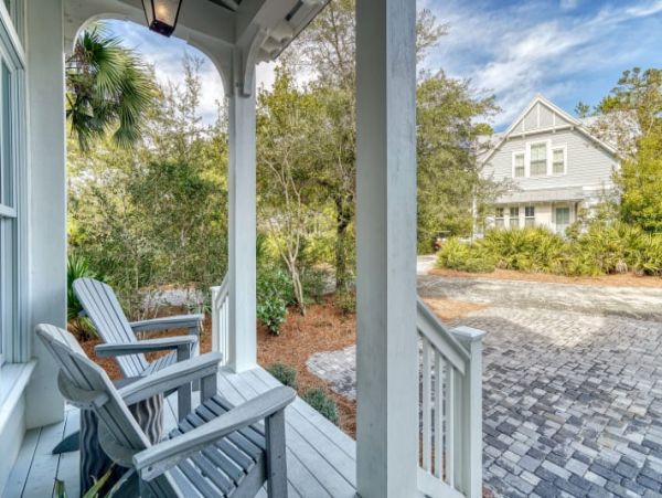 Luxury Four Bedroom Vacation Home with Shared Pool in Seagrove Beach