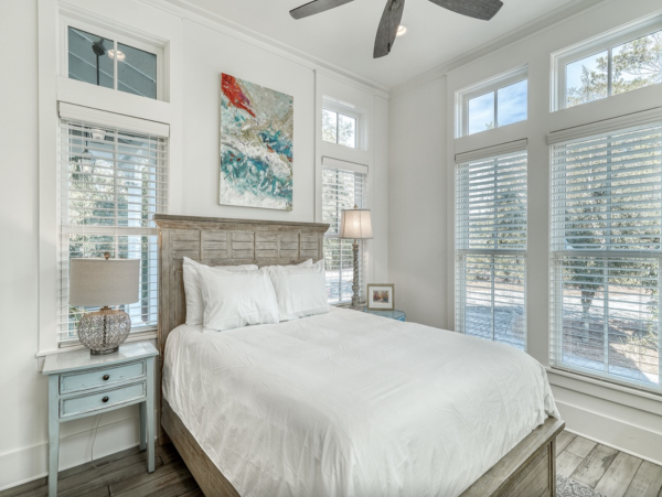 Luxury Four Bedroom Vacation Home with Shared Pool in Seagrove Beach