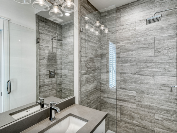Luxury Four Bedroom Vacation Home with Shared Pool in Seagrove Beach