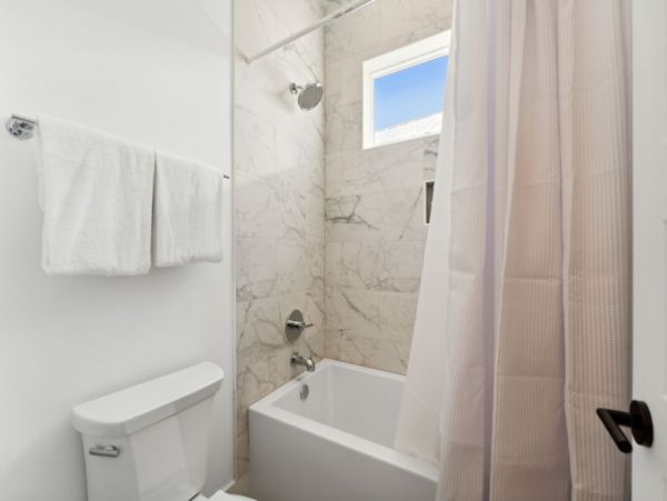 Miramar Vacation Home Seven Bedroom Walk to Beach