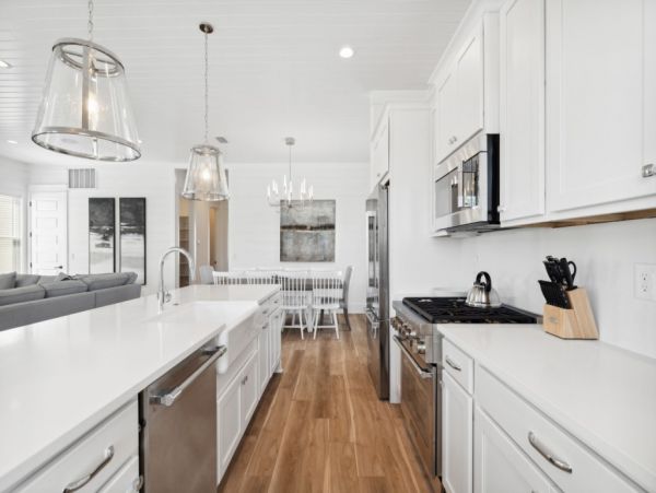 Miramar Vacation Home Seven Bedroom Walk to Beach