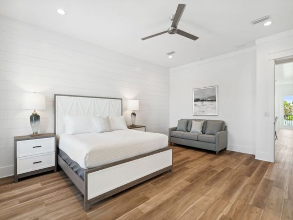 Miramar Vacation Home Seven Bedroom Walk to Beach