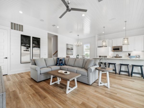 Miramar Vacation Home Seven Bedroom Walk to Beach