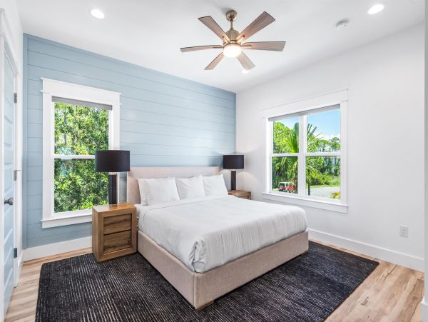 Miramar Vacation Home Seven Bedroom Walk to Beach