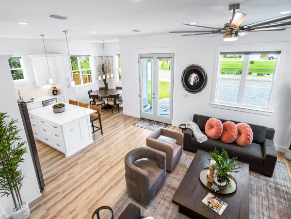 Miramar Vacation Home Seven Bedroom Walk to Beach