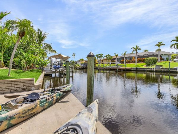 Luxurious Waterfront Retreat un Cape Coral - Unforgettable Vacation Awaits
