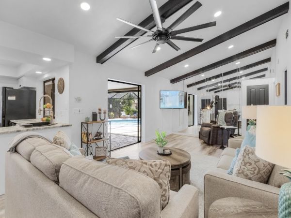 Luxurious Waterfront Retreat un Cape Coral - Unforgettable Vacation Awaits - additional view, photo 3