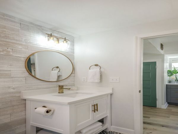Charming Indian Rocks Beach Home with 5 Bedrooms