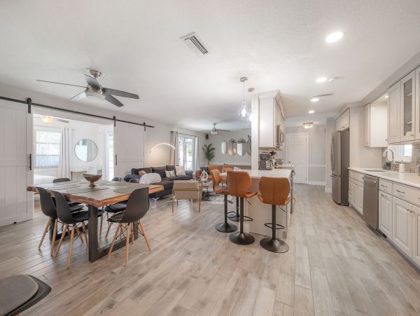 Modern Largo Vacation Rental with 4 Bedrooms