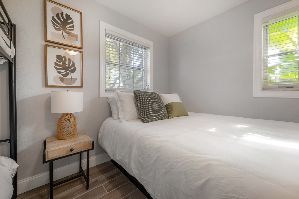 Modern Largo Vacation Rental with 4 Bedrooms