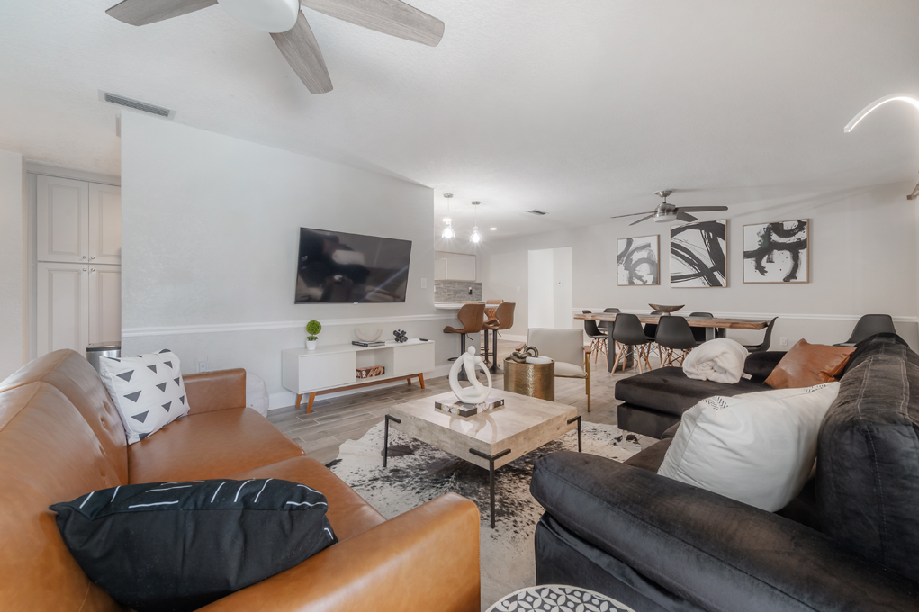 Modern Largo Vacation Rental with 4 Bedrooms