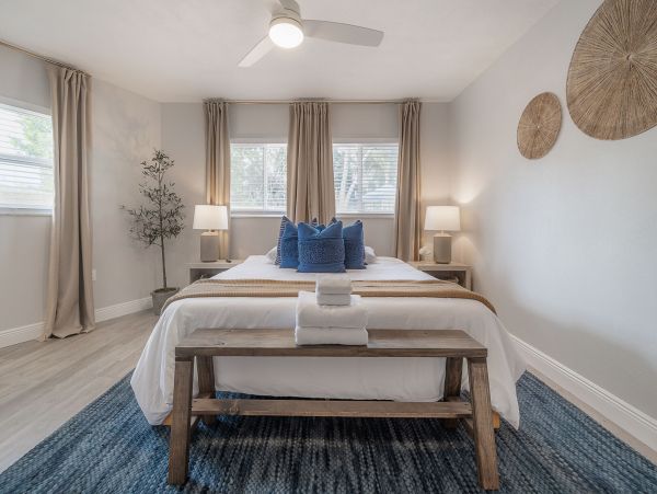 Luxury Four Bedroom Vacation Rental in Largo