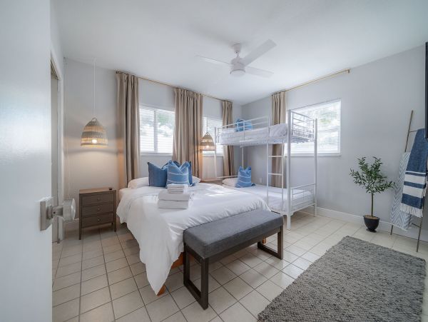 Luxury Four Bedroom Vacation Rental in Largo